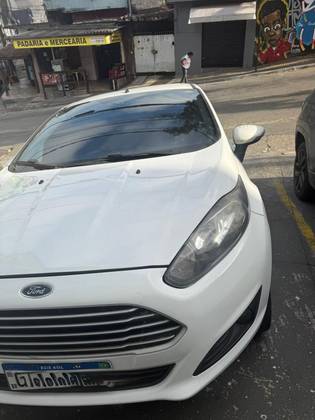 FORD FIESTA 1.6 SE HATCH 16V FLEX 4P POWERSHIFT